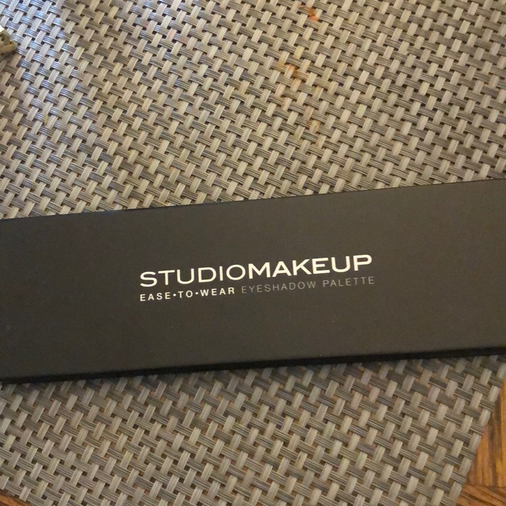 Eyeshadow palette